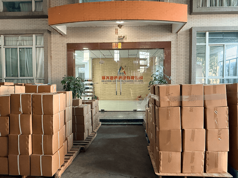 Lixing Packaging warehouse with export-ready cartons
